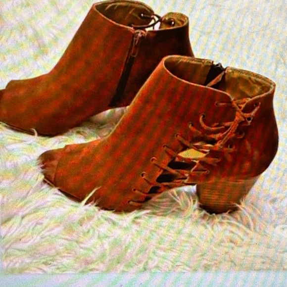 Lucky Brand Hartley lace Booties W/side Zipper 2.56 “heel Sz 9 - Picture 1 of 6